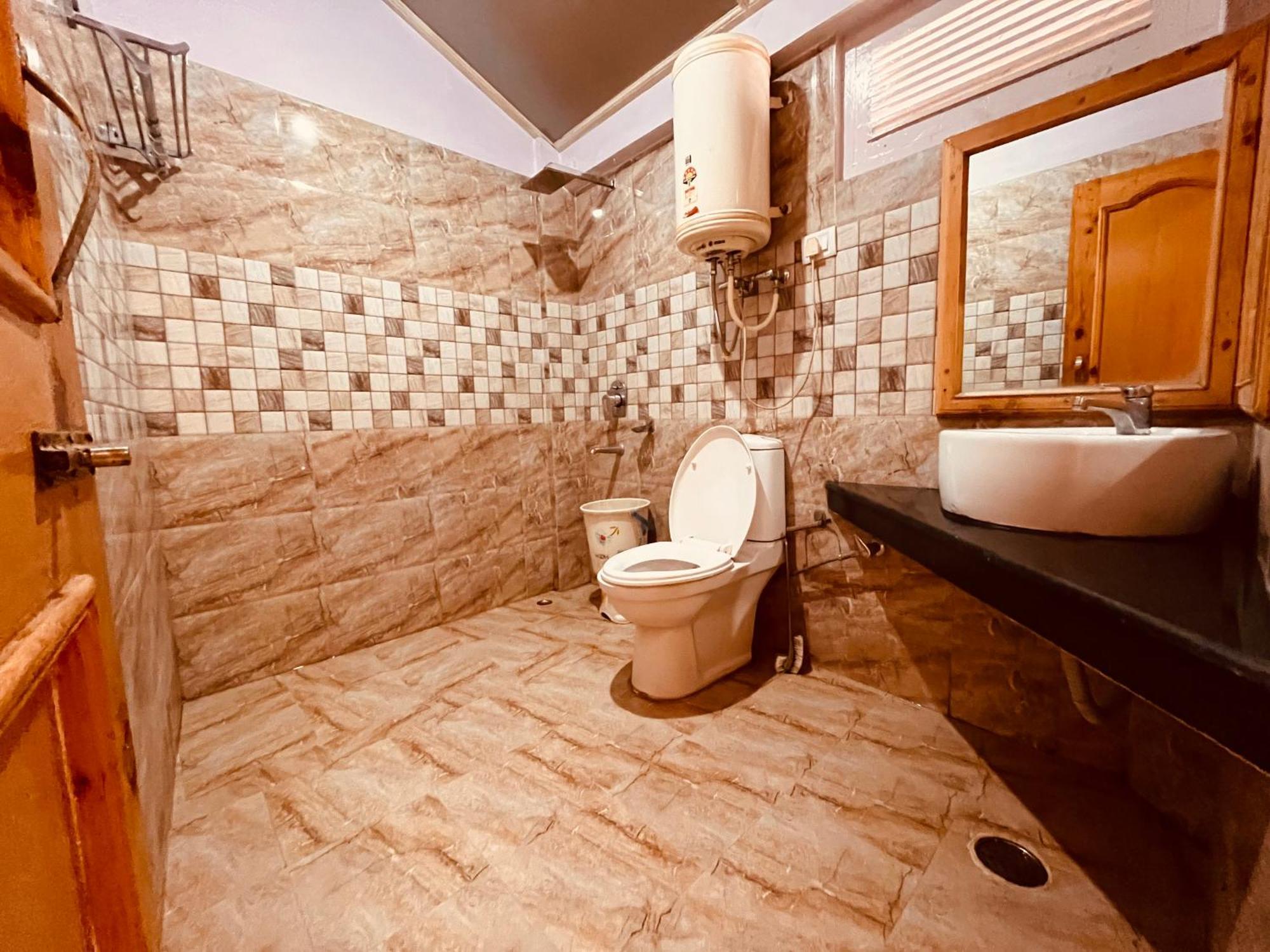 The Hollywood Vibes - #Riverview #Premium Rooms #Prime Location #Most Awarded #Parking #Top Rated #Open Terrace #Best Selling Hotel In Manali Екстериор снимка